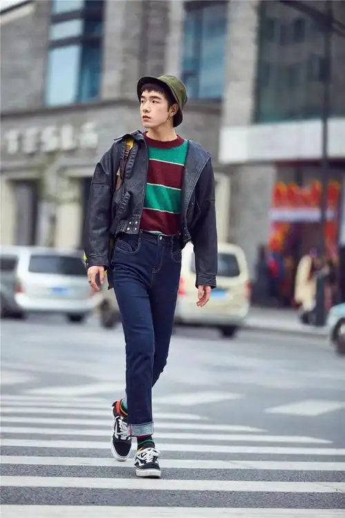 街拍| 这才是宅男和潮男都喜爱的穿搭