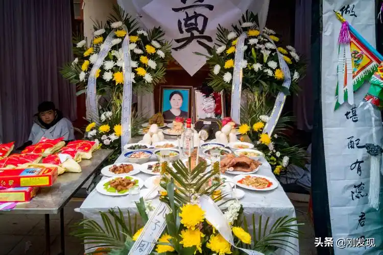 农村办丧事真实图片空棺材出丧