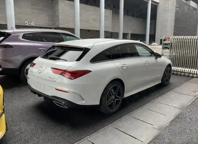 奔驰cla猎装版实车曝光,溜背车身不要太优雅,这比amg系列香!