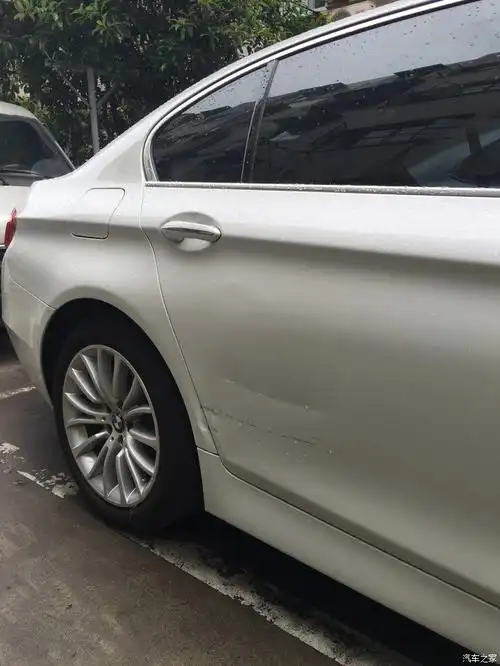 【图】车被刮蹭了_宝马5系论坛_汽车之家论坛
