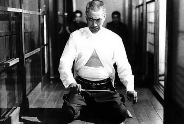 对于日本无条件投降,日本各个阶层又是什么反应?剖腹自杀的多吗