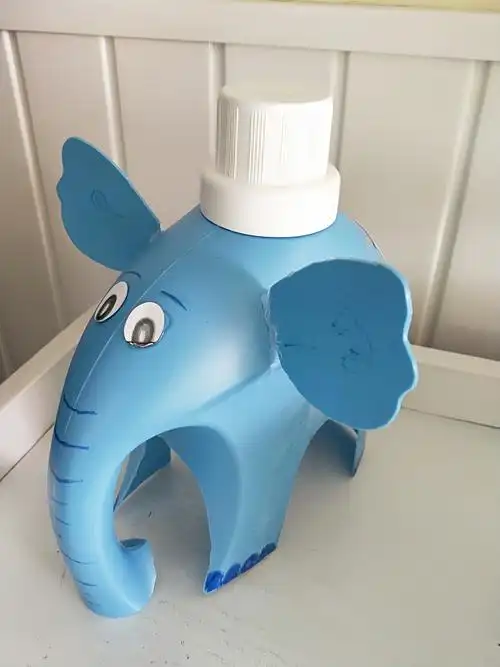 "绿色环保 变废为宝"亲子创意手工教玩具制作活动