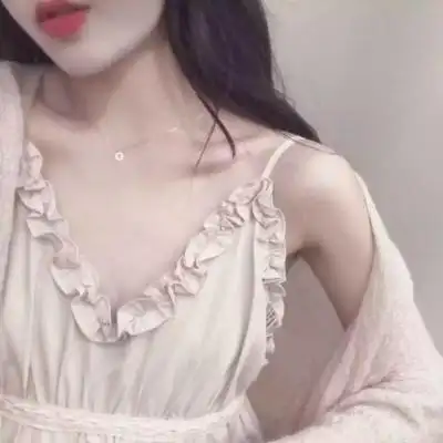 芯儿 部位气质漏锁骨女头_女生头像_我要个性网