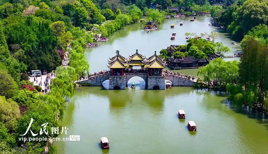 江苏扬州:瘦西湖美景迎客来