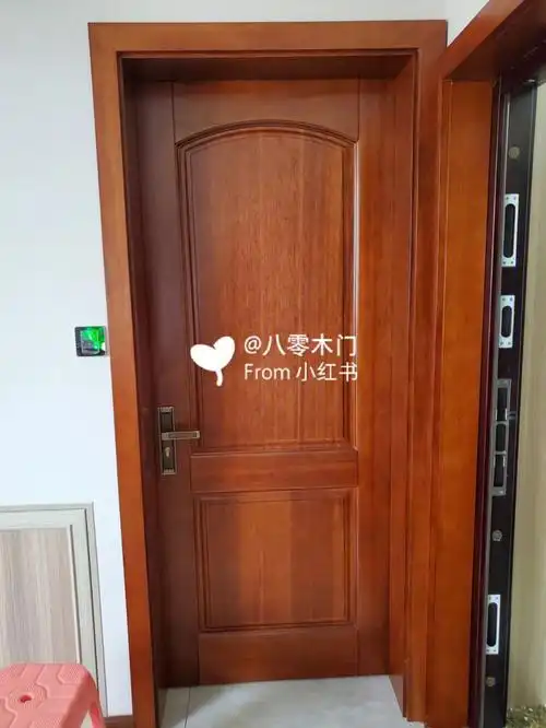 八零木门海棠木原木卧室门实木门工厂
