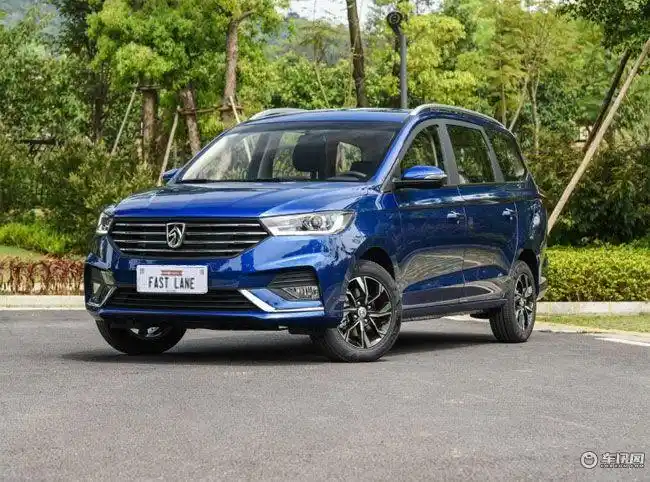 宝骏360六座家用车售价5.68万元 少量现车