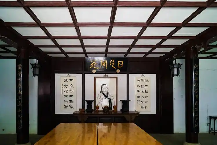 如今的岳麓书院宋明理学,中国书院史,湖湘文化史,中国礼制史的研究