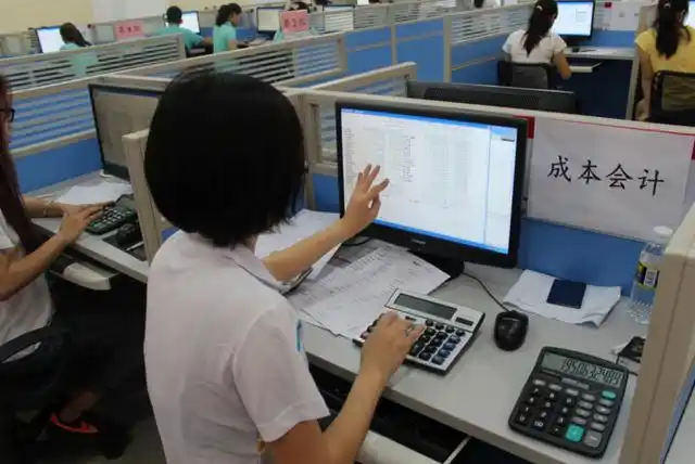 会计专业就业方向,名牌学校就业不愁,但是普通院校竞争激烈