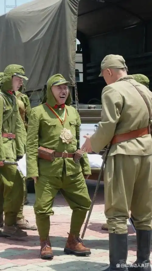 潘长江虽矮却是大校军衔,亲自为女儿做媒,嫁10亿富豪已经11年了