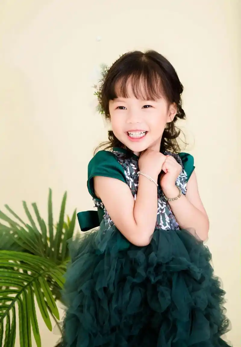 宝贝的三岁照片,愿你健康快乐成长 - 抖音