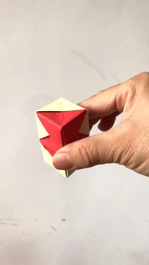 一按就瞬间变形的长方体