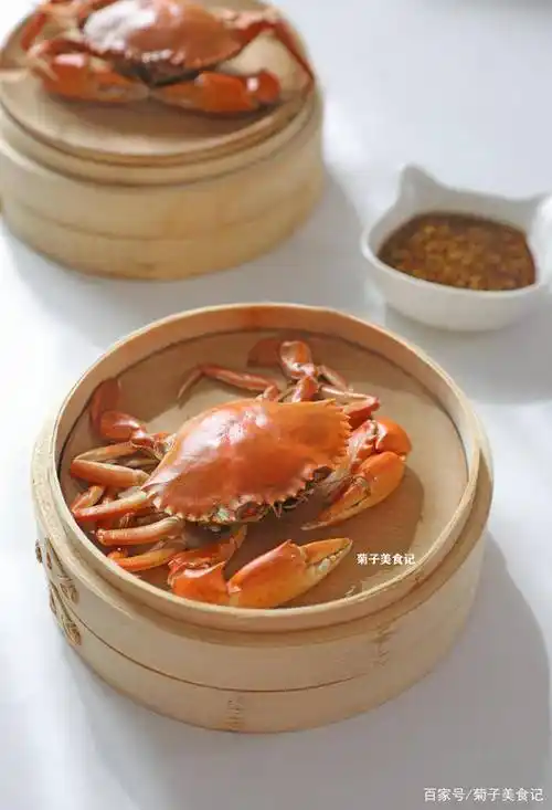 螃蟹,那可真是有等级之分了,一等是湖蟹,如阳澄湖,嘉兴湖;二等是江蟹