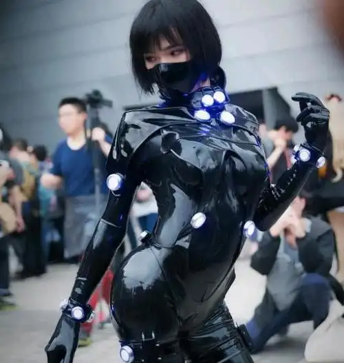 原创男生cos女角色还能有魔鬼身材女装大佬们的神操作厉害了