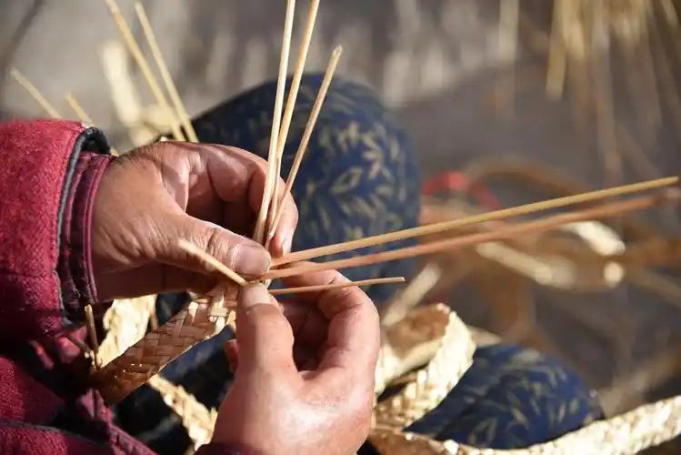 庄浪手工草编——掐麦杆