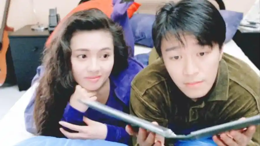 一首《讲不出再见》配周星驰张曼玉颜值巅峰,经典百听不厌