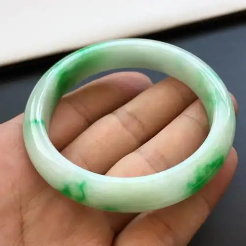 细糯种飘阳绿手镯(58.2mm) - 翡翠王朝