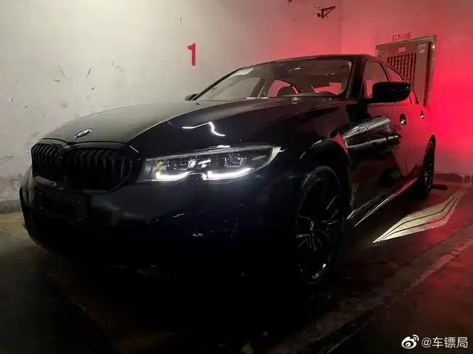 炭黑色宝马3系是真帅除了容易脏其他没毛病