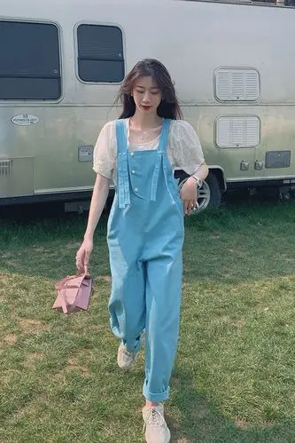 女生背带裤宽松