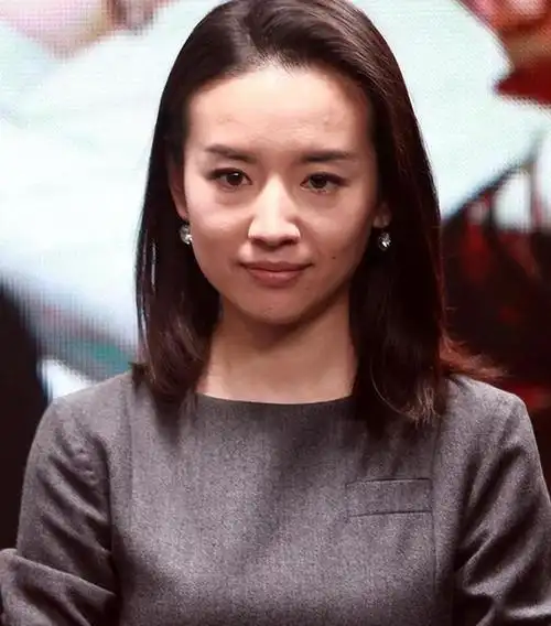 镜头前貌美如花,真人却无美感,这8位"上镜脸"的女星反差好大