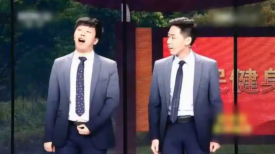 董建春李丁春晚相声《健身一家人》果然是才子