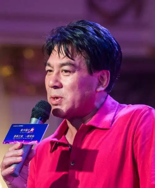 著名艺术家朱时茂出席发布会