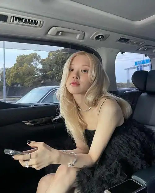 【朴彩英消息】  240411@roses_are_rosie更新:"tiffany wonder