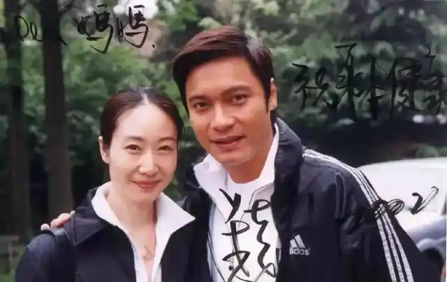 康祈宗郭昶去世15年,今女儿已经长大,妻子潘洁一直不愿改嫁