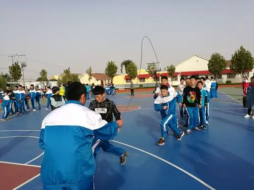 土山中学开展金秋十月阳光运动会