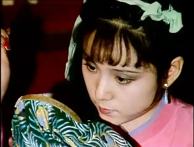 其实秋纹并不是贾宝玉的四大丫鬟