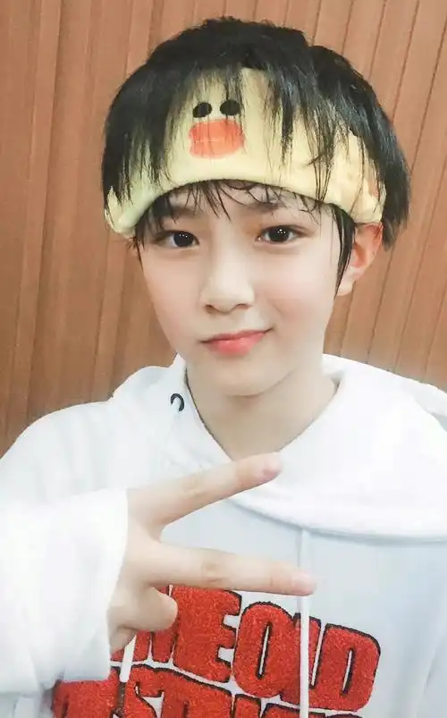 刘耀文 十七炽发利刃开秋霜