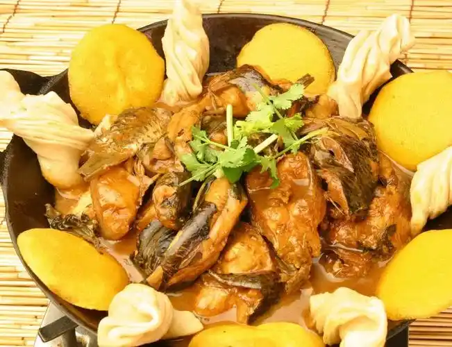 烟台美食鱼锅片片