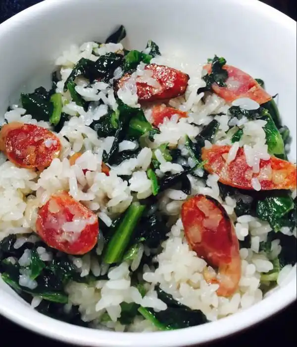 笃悠悠的meimei袁做的香肠菜饭