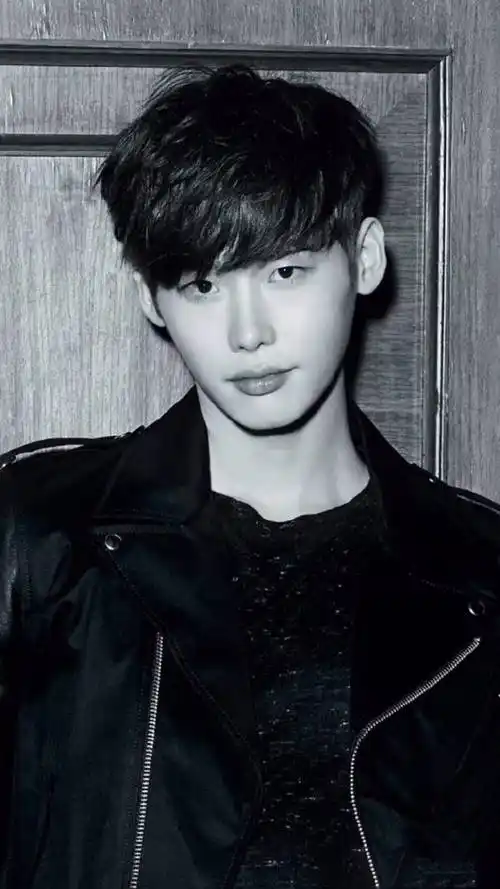 李钟硕长发照##李钟硕中长发