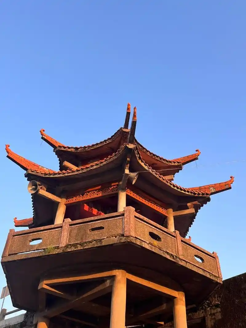 河口古镇  河口古镇位于江西省铅山县河口镇,历史上曾与景德镇,樟树镇