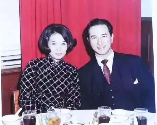 蓝琼缨:14岁嫁赌王,打败梁安琪,逼走利智,人生堪比