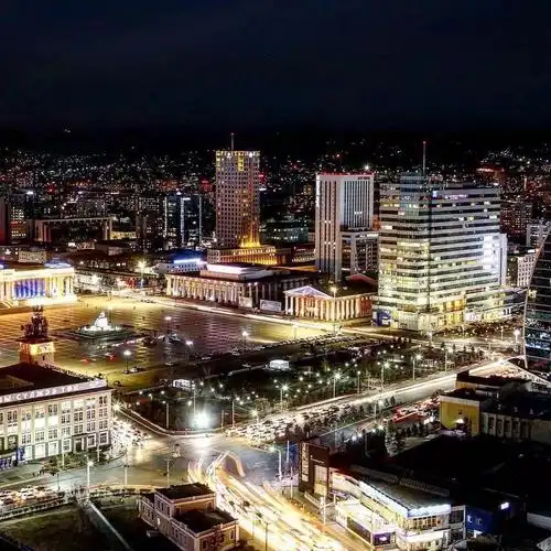 蒙古国乌兰巴托美女比男人多房价8000元随便挑街上越野车很多