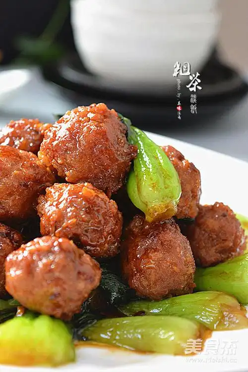 青菜烧肉丸