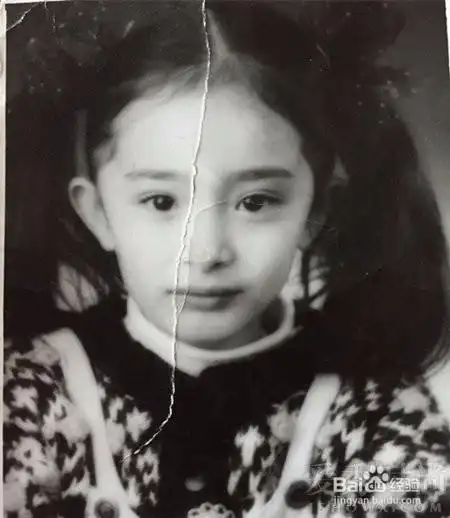刘诗诗童年照片曝光 吃饭模样竟撞脸童年杨幂