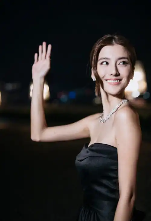 吴千语性感优雅写真图片