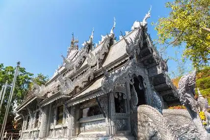 泰国素攀寺,一座由金属打造的寺庙,它究竟有何特殊之处?