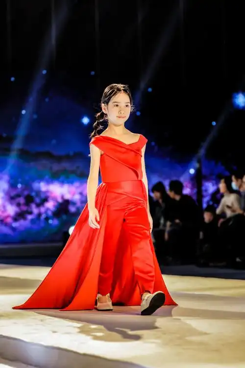 苏州万豪酒店2020岁未儿童服装模特走秀
