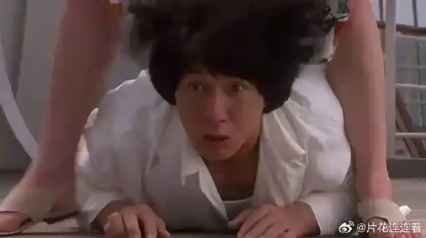 成龙饿得不行,好不容易得了块面包,还被胖子一脚踩扁|成龙|城市猎人