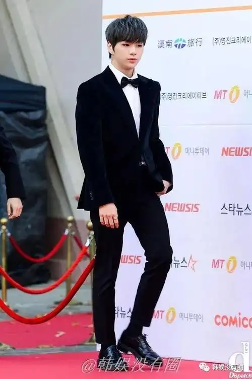 那些拥有"肌肉腿"的男爱豆_网易订阅