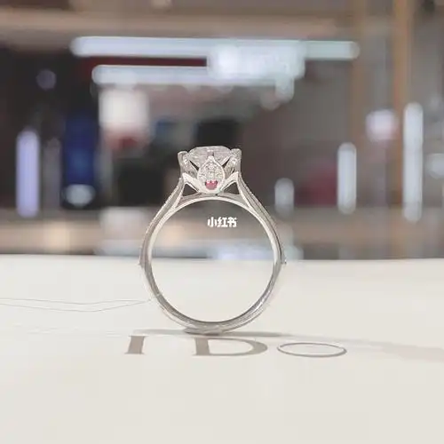 人气热卖款ido真爱加冕系列钻戒