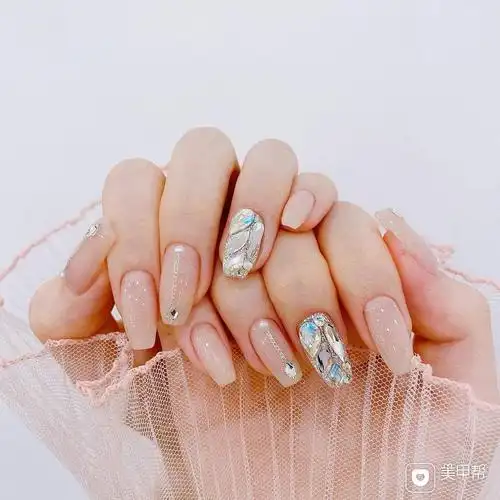 延长美甲图片作品,美甲最新款式图片-图片大观-奇异网