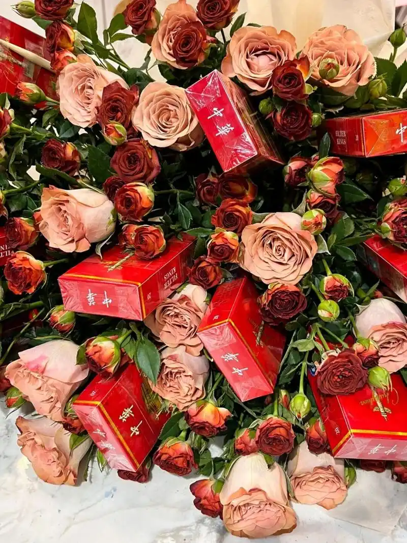 一条华子还不sing #创意花束# #男士花束# #七夕攻略·送礼攻略