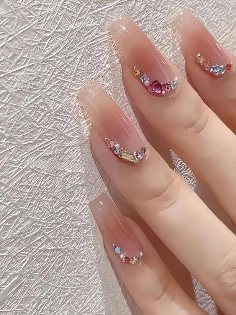 爆款!温柔气质裸粉美甲款式!