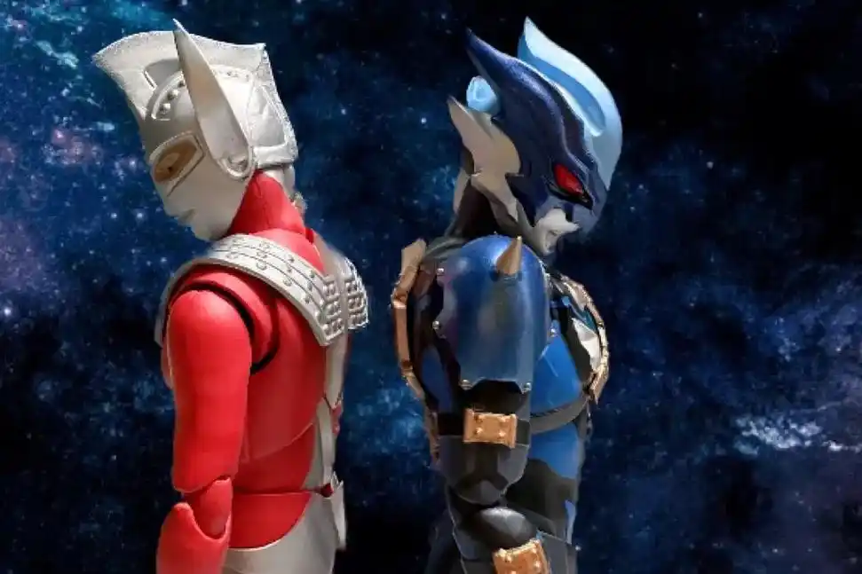 一家三口团聚!#托雷基亚   #泰罗奥特曼 #泰迦奥特曼   - 抖音