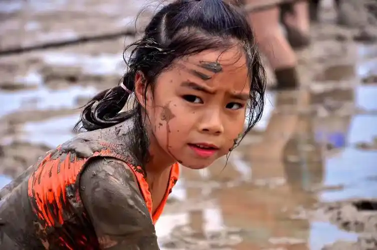 一位让父亲爱的痴狂的小女孩