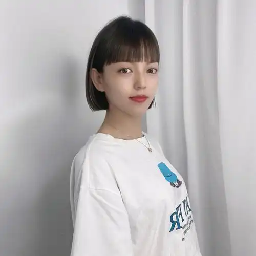 2021最火发型一刀切短发超a超显气质